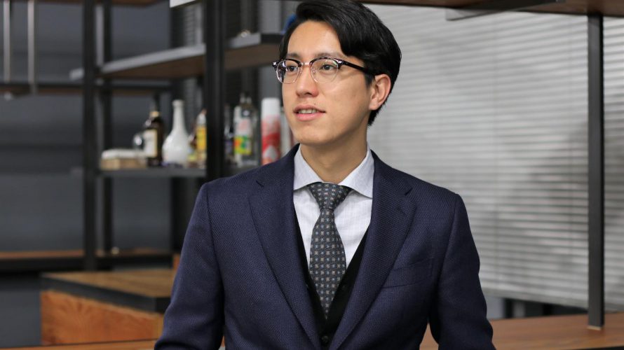 【社員インタビュー vol.2】求められる以上のモノを常に出し続け、ホッケーカーブを描く by. 鈴木 司
